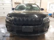 ✅ 2023 Jeep Cherokee Altitude Lux • VIN: 1C4PJMMB3PD106265 • Lot: 41492757. Wystawiony na IAAI z przebiegiem 25 270 mil. Bezpłatny archiwum sprzedaży aukcyjnych z USA i szczegółowy raport historii pojazdu na DreamBid. Zdjęcie 12.