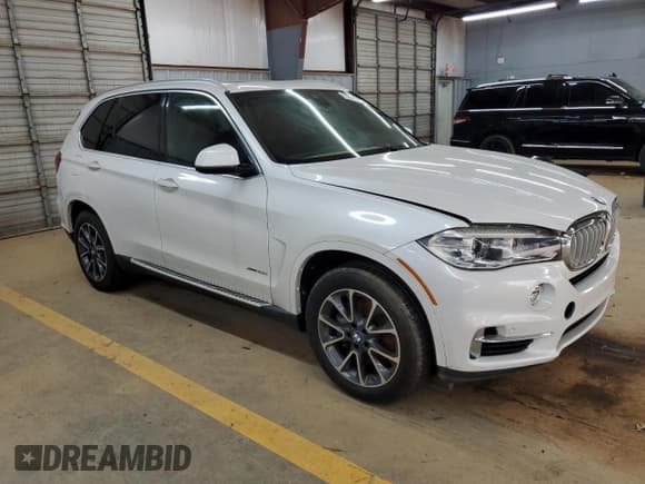 ✅ 2017 BMW X5 xDrive50i • VIN: 5UXKR6C32H0J85055 • Lot: 93608625. Wystawiony na Copart z przebiegiem 107 953 mil. Bezpłatny archiwum sprzedaży aukcyjnych z USA i szczegółowy raport historii pojazdu na DreamBid. Zdjęcie 4.