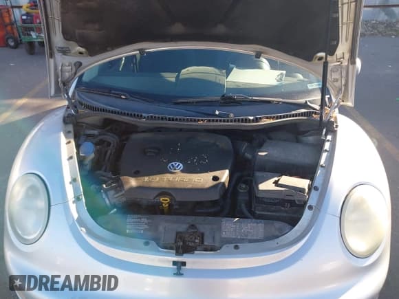 ✅ 2001 Volkswagen Beetle GLS • VIN: 3VWCC21C01M406655 • Lot: 41879905. Wystawiony na IAAI z przebiegiem 187 470 mil. Bezpłatny archiwum sprzedaży aukcyjnych z USA i szczegółowy raport historii pojazdu na DreamBid. Zdjęcie 10.