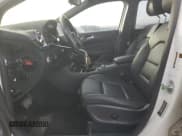 ✅ 2017 Mercedes-Benz B B 250e • VIN: WDDVP9AB7HJ012860 • Lot: 84244334. Wystawiony na Copart z przebiegiem 25 mil. Bezpłatny archiwum sprzedaży aukcyjnych z USA i szczegółowy raport historii pojazdu na DreamBid. Zdjęcie 7.