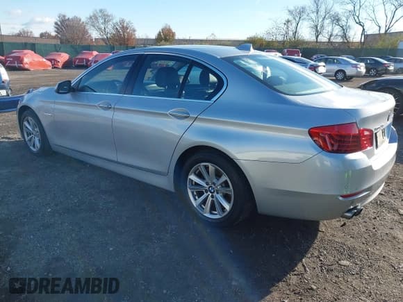 ✅ 2015 BMW 5 Series 528i xDrive • VIN: WBA5A7C50FD628710 • Lot: 43660701. Listed on IAAI with 133,009 mi. Free auction sales archive from the USA and detailed vehicle history report at DreamBid. Image 3.