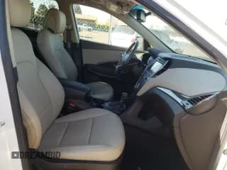 ✅ 2017 Hyundai Santa Fe 2.4L • VIN: 5NMZUDLB6HH033497 • Лот: 67147212. Опубликован ранее на Copart с пробегом 44 048 миль. Бесплатный доступ к архиву аукционных продаж из США и подробный отчёт об истории автомобиля на DreamBid. Изображение 5.