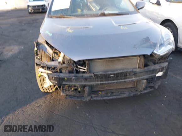 ✅ 2015 Hyundai Veloster • VIN: KMHTC6AD7FU236571 • Lot: 41202996. Wystawiony na IAAI z przebiegiem 110 648 mil. Bezpłatny archiwum sprzedaży aukcyjnych z USA i szczegółowy raport historii pojazdu na DreamBid. Zdjęcie 6.