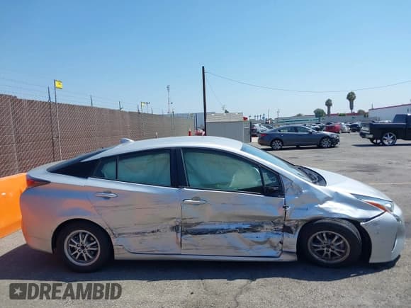 ✅ 2018 Toyota Prius Two • VIN: JTDKBRFU7J3590716 • Лот: 42977229. Опубликован ранее на IAAI с пробегом 53 618 миль. Бесплатный доступ к архиву аукционных продаж из США и подробный отчёт об истории автомобиля на DreamBid. Изображение 13.