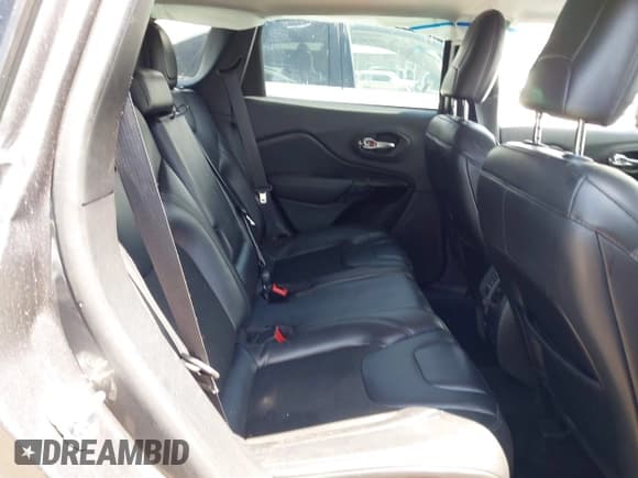 ✅ 2020 Jeep Cherokee Latitude Plus • VIN: 1C4PJLLBXLD561197 • Lot: 42581380. Wystawiony na IAAI z przebiegiem 107 026 mil. Bezpłatny archiwum sprzedaży aukcyjnych z USA i szczegółowy raport historii pojazdu na DreamBid. Zdjęcie 8.