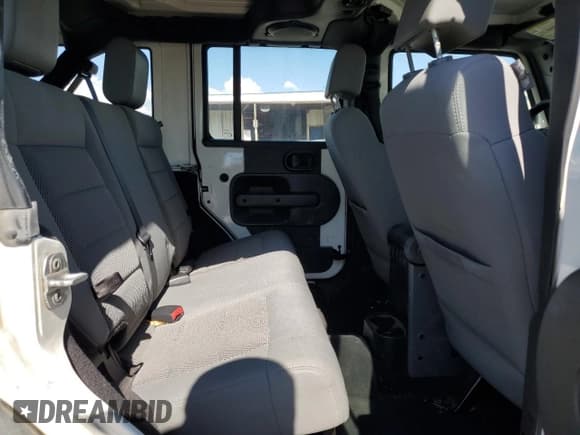 ✅ 2008 Jeep Wrangler Unlimited Rubicon • VIN: 1J8GA69118L642952 • Lot: 84234865. Listed on Copart with 182,418 mi. Free auction sales archive from the USA and detailed vehicle history report at DreamBid. Image 10.