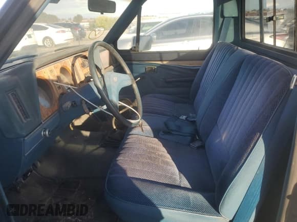 ✅ 1984 Ford Ranger XLT • VIN: 1FTCR10A4EUD01209 • Lot: 91868765. Wystawiony na Copart z przebiegiem 64 446 mil. Bezpłatny archiwum sprzedaży aukcyjnych z USA i szczegółowy raport historii pojazdu na DreamBid. Zdjęcie 7.