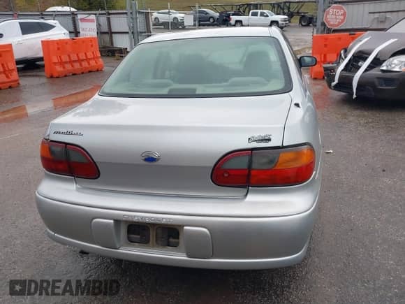 2003 Chevrolet Malibu z VIN 1G1ND52J43M508250, wystawiony jako IAAI lot #40873922 z przebiegiem 217 980 mil mil oraz . Historia ofert i sprzedaży dostępna na DreamBid. Obrazek 17.