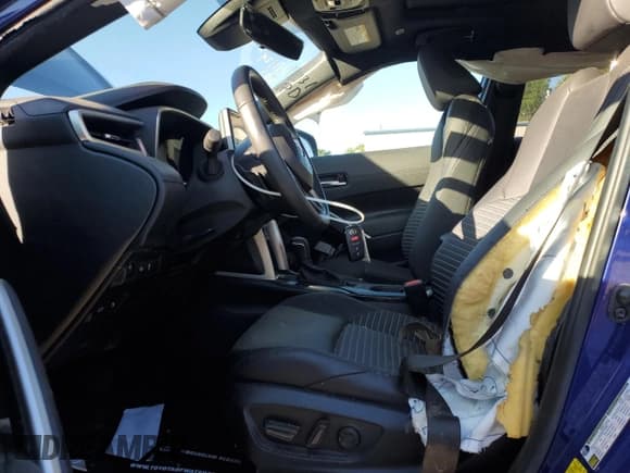 ✅ 2024 Toyota Corolla Cross Hybrid XSE • VIN: 7MUFBABG9RV042297 • Lot: 84660975. Listed on Copart with 19,310 mi. Free auction sales archive from the USA and detailed vehicle history report at DreamBid. Image 7.