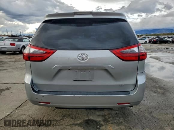 ✅ 2020 Toyota Sienna LE • VIN: 5TDKZ3DC2LS026556 • Lot: 94259625. Listed on Copart with 64,098 mi. Free auction sales archive from the USA and detailed vehicle history report at DreamBid. Image 6.