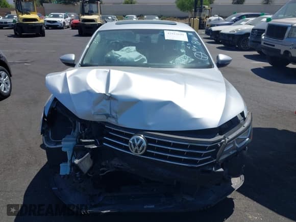 ✅ 2019 Volkswagen Passat Wolfsburg Edition • VIN: 1VWLA7A37KC012334 • Lot: 42923649. Wystawiony na IAAI z przebiegiem 36 742 mil. Bezpłatny archiwum sprzedaży aukcyjnych z USA i szczegółowy raport historii pojazdu na DreamBid. Zdjęcie 12.