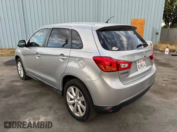 2014 Mitsubishi Outlander ES z VIN 4A4AP3AU3EE015226, wystawiony jako Copart lot #84725285 z przebiegiem 191 350 mil mil oraz Czysty tytuł • Clean title. Historia ofert i sprzedaży dostępna na DreamBid. Obrazek 3.