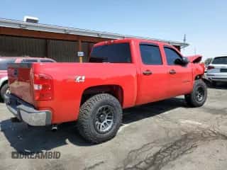 2013 Chevrolet Silverado 1500 LT z VIN 3GCPKSE7XDG340557, wystawiony jako Copart lot #71424565 z przebiegiem 164 655 mil mil oraz Szkoda całkowita • Salvage title. Historia ofert i sprzedaży dostępna na DreamBid. Obrazek 3.