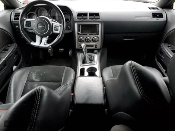 ✅ 2012 Dodge Challenger SRT-8 392 • VIN: 2C3CDYCJ4CH217379 • Lot: 85422154. Wystawiony na Copart z przebiegiem 65 836 mil. Bezpłatny archiwum sprzedaży aukcyjnych z USA i szczegółowy raport historii pojazdu na DreamBid. Zdjęcie 8.