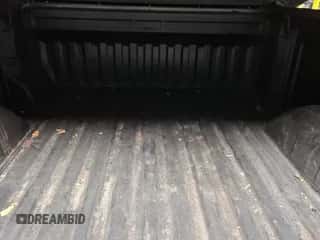 2020 Chevrolet Silverado 1500 Work Truck z VIN 1GCPYAEH0LZ268851, wystawiony jako IAAI lot #42339751 z przebiegiem 155 323 mil mil oraz . Historia ofert i sprzedaży dostępna na DreamBid. Obrazek 1.