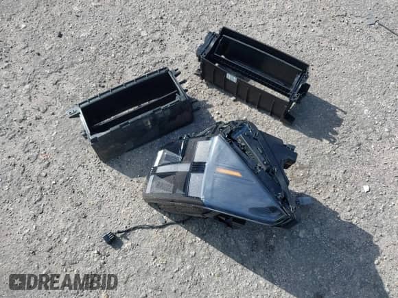 2024 Hyundai Santa Fe Limited с VIN 5NMP4DGL8RH037708, выставлен на аукционе IAAI как лот 41189218 с пробегом 979 миль миль и . История ставок и продаж доступна на DreamBid. Изображение 12.