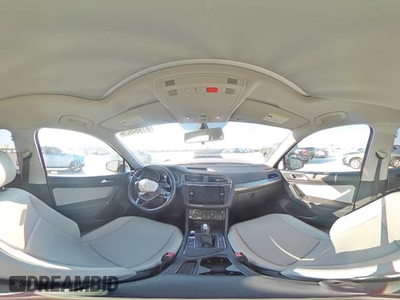 ✅ 2018 Volkswagen Tiguan SEL • VIN: 3VV3B7AXXJM023796 • Лот: 81984925. Опубликован ранее на Copart с пробегом 74 044 миль. Бесплатный доступ к архиву аукционных продаж из США и подробный отчёт об истории автомобиля на DreamBid. Изображение 15.