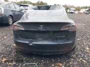 ✅ 2020 Tesla Model 3 Long Range • VIN: 5YJ3E1EB5LF791470 • Lot: 43437339. Wystawiony na IAAI z przebiegiem 76 808 mil. Bezpłatny archiwum sprzedaży aukcyjnych z USA i szczegółowy raport historii pojazdu na DreamBid. Zdjęcie 15.
