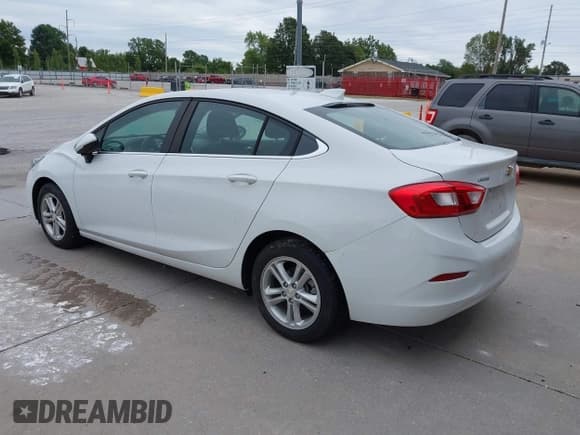 ✅ 2017 Chevrolet Cruze LT • VIN: 1G1BE5SM5H7189702 • Lot: 43065609. Listed on IAAI with 154,999 mi. Free auction sales archive from the USA and detailed vehicle history report at DreamBid. Image 3.