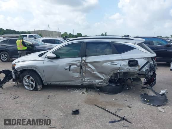 ✅ 2024 Hyundai Tucson SEL • VIN: 5NMJBCDE9RH389031 • Lot: 42533060. Wystawiony na IAAI z przebiegiem 25 375 mil. Bezpłatny archiwum sprzedaży aukcyjnych z USA i szczegółowy raport historii pojazdu na DreamBid. Zdjęcie 14.