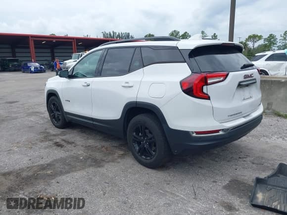 ✅ 2022 GMC Terrain AT4 • VIN: 3GKALYEV9NL297752 • Lot: 43639830. Wystawiony na IAAI z przebiegiem 30 363 mil. Bezpłatny archiwum sprzedaży aukcyjnych z USA i szczegółowy raport historii pojazdu na DreamBid. Zdjęcie 3.