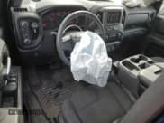 ✅ 2021 Chevrolet Silverado 1500 Custom • VIN: 1GCPYBEH8MZ116002 • Lot: 46158675. Wystawiony na Copart z przebiegiem 106 535 mil. Bezpłatny archiwum sprzedaży aukcyjnych z USA i szczegółowy raport historii pojazdu na DreamBid. Zdjęcie 8.