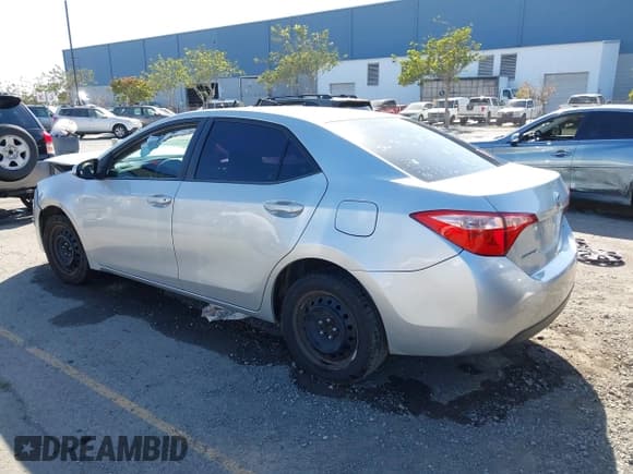 ✅ 2018 Toyota Corolla LE • VIN: 5YFBURHE5JP815206 • Lot: 43530572. Listed on IAAI with 83,437 mi. Free auction sales archive from the USA and detailed vehicle history report at DreamBid. Image 3.