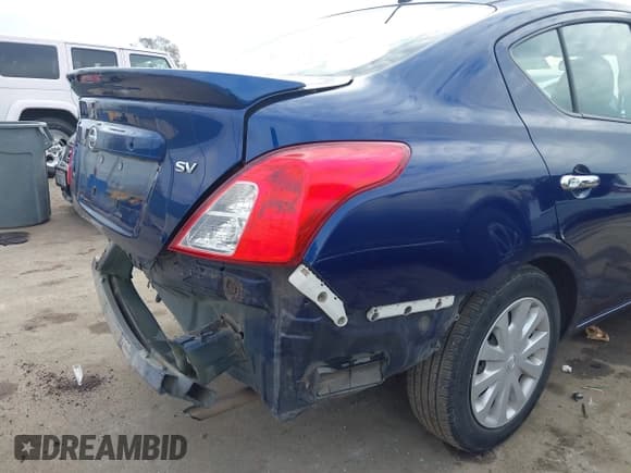 ✅ 2018 Nissan Versa SV • VIN: 3N1CN7AP2JL856488 • Lot: 43688309. Wystawiony na IAAI z przebiegiem 146 170 mil. Bezpłatny archiwum sprzedaży aukcyjnych z USA i szczegółowy raport historii pojazdu na DreamBid. Zdjęcie 13.