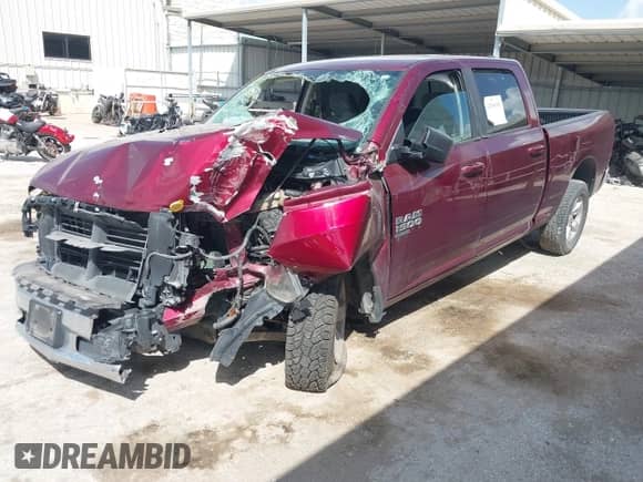 2019 Ram 1500 Big Horn z VIN 1C6RR6TT3KS561832, wystawiony jako IAAI lot #42568381 z przebiegiem 109 994 mil mil oraz . Historia ofert i sprzedaży dostępna na DreamBid. Obrazek 2.