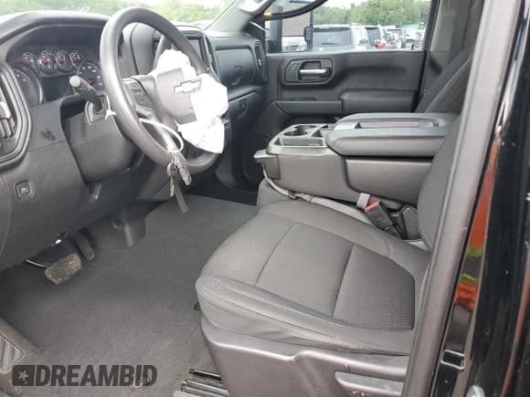 ✅ 2023 Chevrolet Silverado 2500HD Custom • VIN: 2GC4YME78P1729269 • Lot: 69827895. Wystawiony na Copart z przebiegiem 74 415 mil. Bezpłatny archiwum sprzedaży aukcyjnych z USA i szczegółowy raport historii pojazdu na DreamBid. Zdjęcie 7.