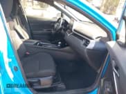 ✅ 2019 Toyota C-HR XLE • VIN: JTNKHMBX9K1045370 • Lot: 43235451. Wystawiony na IAAI z przebiegiem 109 797 mil. Bezpłatny archiwum sprzedaży aukcyjnych z USA i szczegółowy raport historii pojazdu na DreamBid. Zdjęcie 5.