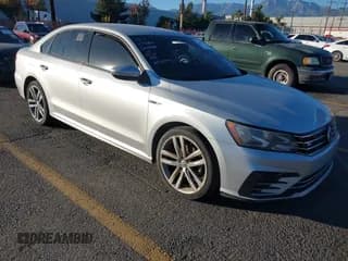 ✅ 2018 Volkswagen Passat S • VIN: 1VWAA7A3XJC033796 • Лот: 43887119. Опубликован ранее на IAAI с пробегом 126 245 миль. Бесплатный доступ к архиву аукционных продаж из США и подробный отчёт об истории автомобиля на DreamBid. Изображение 1.