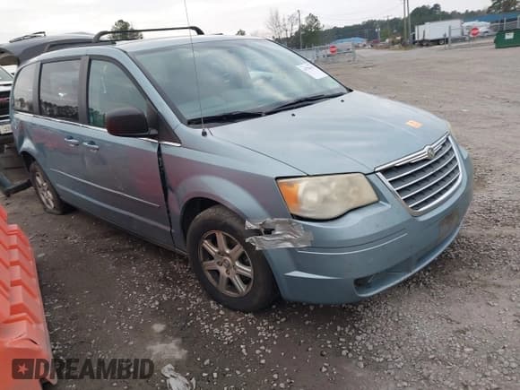 ✅ 2010 Chrysler Town & Country LX • VIN: 2A4RR2D18AR334192 • Lot: 43754545. Wystawiony na IAAI z przebiegiem 233 542 mil. Bezpłatny archiwum sprzedaży aukcyjnych z USA i szczegółowy raport historii pojazdu na DreamBid. Zdjęcie 1.