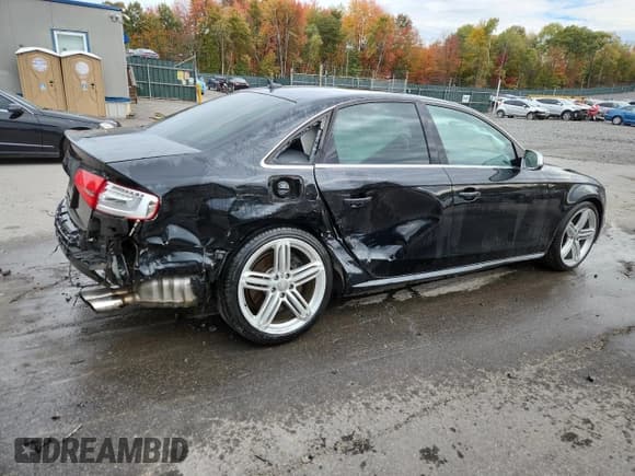 ✅ 2014 Audi S4 Premium Plus • VIN: WAUBGAFL8EA009037 • Lot: 86612105. Wystawiony na Copart z przebiegiem 76 821 mil. Bezpłatny archiwum sprzedaży aukcyjnych z USA i szczegółowy raport historii pojazdu na DreamBid. Zdjęcie 3.