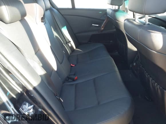 ✅ 2005 BMW 5 Series 545i • VIN: WBANB335X5CN63441 • Лот: 43825697. Опубликован ранее на IAAI с пробегом 76 609 миль. Бесплатный доступ к архиву аукционных продаж из США и подробный отчёт об истории автомобиля на DreamBid. Изображение 8.