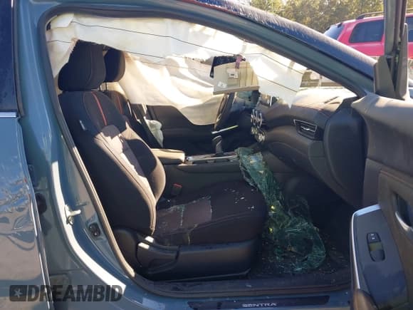 ✅ 2025 Nissan Sentra SR • VIN: 3N1AB8DV3SY221249 • Lot: 43498446. Listed on IAAI with 13,395 mi. Free auction sales archive from the USA and detailed vehicle history report at DreamBid. Image 5.