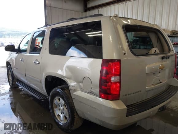 ✅ 2007 Chevrolet Suburban LT • VIN: 3GNFK16337G143209 • Lot: 42791126. Listed on IAAI with 275,673 mi. Free auction sales archive from the USA and detailed vehicle history report at DreamBid. Image 3.