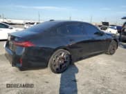 ✅ 2025 BMW 5 Series 530i • VIN: WBA43FJ00SCT65335 • Lot: 69997515. Wystawiony na Copart z przebiegiem 17 990 mil. Bezpłatny archiwum sprzedaży aukcyjnych z USA i szczegółowy raport historii pojazdu na DreamBid. Zdjęcie 3.