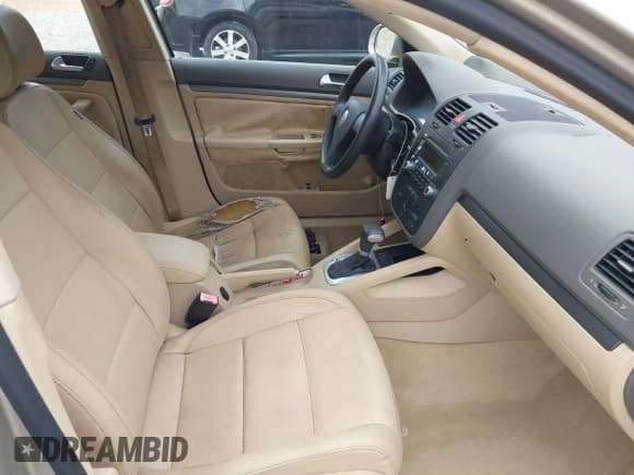 ✅ 2006 Volkswagen Jetta 2.5L • VIN: 3VWSF71K46M702678 • Lot: 40882527. Wystawiony na IAAI z przebiegiem 86 506 mil. Bezpłatny archiwum sprzedaży aukcyjnych z USA i szczegółowy raport historii pojazdu na DreamBid. Zdjęcie 5.