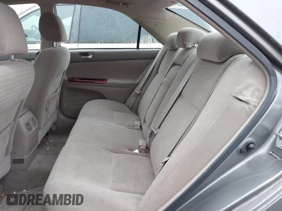 ✅ 2005 Toyota Camry LE • VIN: 4T1BE30K45U607141 • Лот: 43747746. Опубликован ранее на IAAI с пробегом 179 529 миль. Бесплатный доступ к архиву аукционных продаж из США и подробный отчёт об истории автомобиля на DreamBid. Изображение 8.