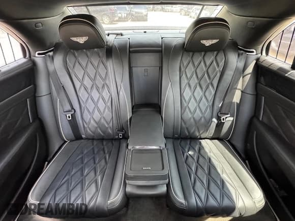 ✅ 2015 Bentley Flying Spur • VIN: SCBEC9ZA4FC041772 • Лот: 70284495. Опубликован ранее на Copart с пробегом 51 386 миль. Бесплатный доступ к архиву аукционных продаж из США и подробный отчёт об истории автомобиля на DreamBid. Изображение 10.