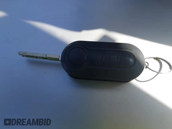 ✅ 2013 FIAT 500 Sport • VIN: 3C3CFFBR0DT562486 • Lot: 43226809. Wystawiony na IAAI z przebiegiem 132 500 mil. Bezpłatny archiwum sprzedaży aukcyjnych z USA i szczegółowy raport historii pojazdu na DreamBid. Zdjęcie 11.