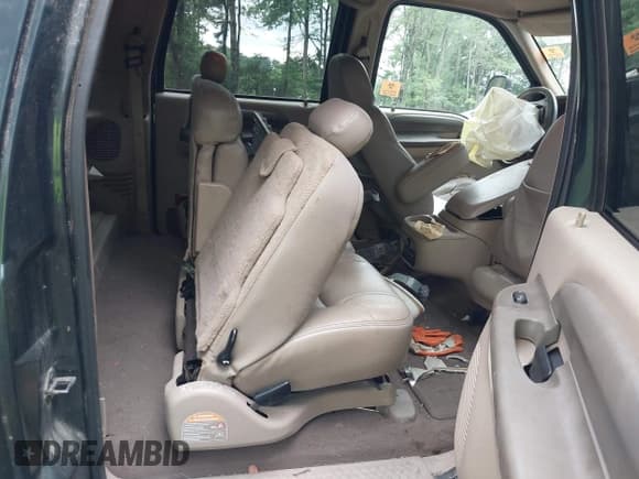 ✅ 2002 Ford Excursion Special Serv • VIN: 1FMNU41S52EA52744 • Lot: 42788655. Listed on IAAI with 197,289 mi. Free auction sales archive from the USA and detailed vehicle history report at DreamBid. Image 8.