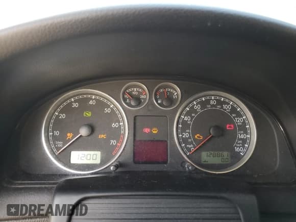 ✅ 2003 Volkswagen Passat GLS • VIN: WVWPD63B33P270693 • Lot: 70750825. Wystawiony na Copart z przebiegiem 128 861 mil. Bezpłatny archiwum sprzedaży aukcyjnych z USA i szczegółowy raport historii pojazdu na DreamBid. Zdjęcie 9.