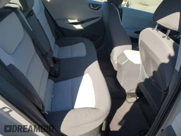 2020 Hyundai Ioniq SE с VIN KMHC65LD1LU219906, выставлен на аукционе Copart как лот 76779524 с пробегом 18 425 миль миль и Списание • Salvage title. История ставок и продаж доступна на DreamBid. Изображение 10.