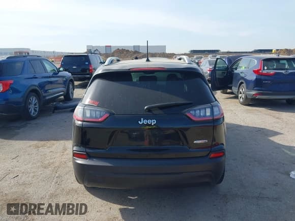 ✅ 2021 Jeep Cherokee Latitude Plus • VIN: 1C4PJLLB1MD125792 • Лот: 41864506. Опубликован ранее на IAAI с пробегом 81 428 миль. Бесплатный доступ к архиву аукционных продаж из США и подробный отчёт об истории автомобиля на DreamBid. Изображение 17.