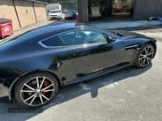 ✅ 2011 Aston Martin Vantage • VIN: SCFEFBAK2BGC14745 • Lot: 80062165. Wystawiony na Copart z przebiegiem 77 389 mil. Bezpłatny archiwum sprzedaży aukcyjnych z USA i szczegółowy raport historii pojazdu na DreamBid. Zdjęcie 11.