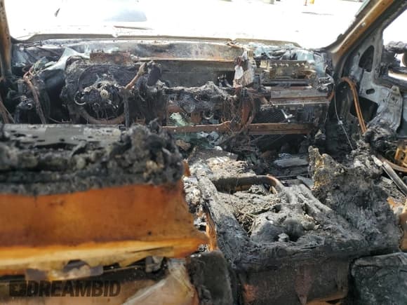 ✅ 2012 Chevrolet Silverado 2500HD LT • VIN: 1GC1KXC83CF135161 • Lot: 60626905. Wystawiony na Copart z przebiegiem Nie podano. Bezpłatny archiwum sprzedaży aukcyjnych z USA i szczegółowy raport historii pojazdu na DreamBid. Zdjęcie 8.