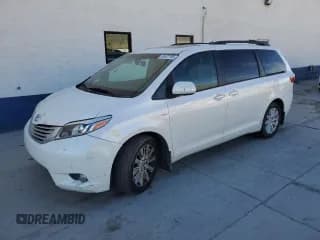 ✅ 2016 Toyota Sienna XLE • VIN: 5TDDK3DC4GS138648 • Lot: 85407195. Listed on Copart with 121,291 mi. Free auction sales archive from the USA and detailed vehicle history report at DreamBid. Image 1.