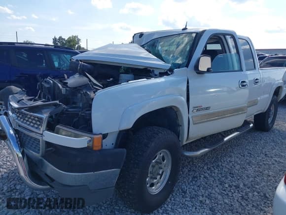 ✅ 2005 Chevrolet Silverado 2500HD • VIN: 1GCHK23255F939672 • Lot: 43234847. Listed on IAAI with Not provided. Free auction sales archive from the USA and detailed vehicle history report at DreamBid. Image 17.